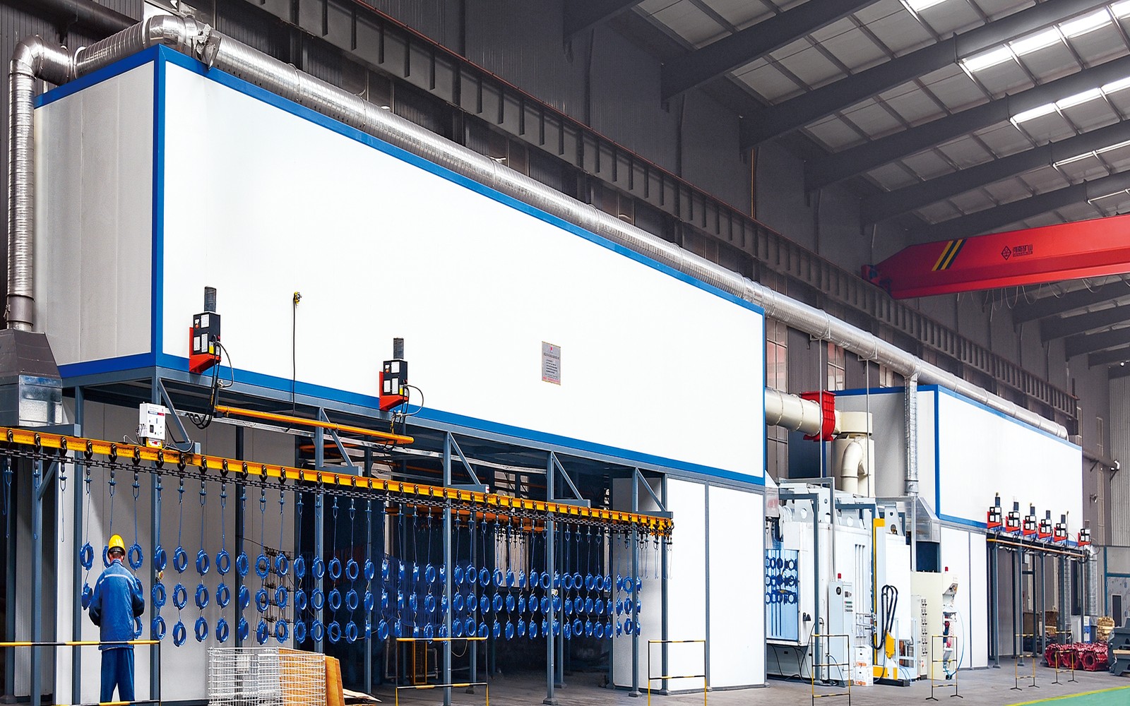 Automatic spraying line in the factory